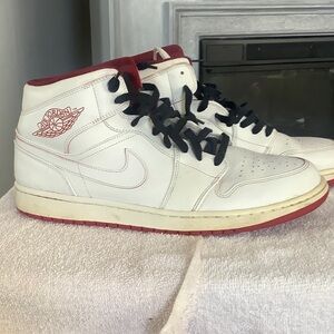 Jordan 1 Retro Mid White Gym Red Black size 14